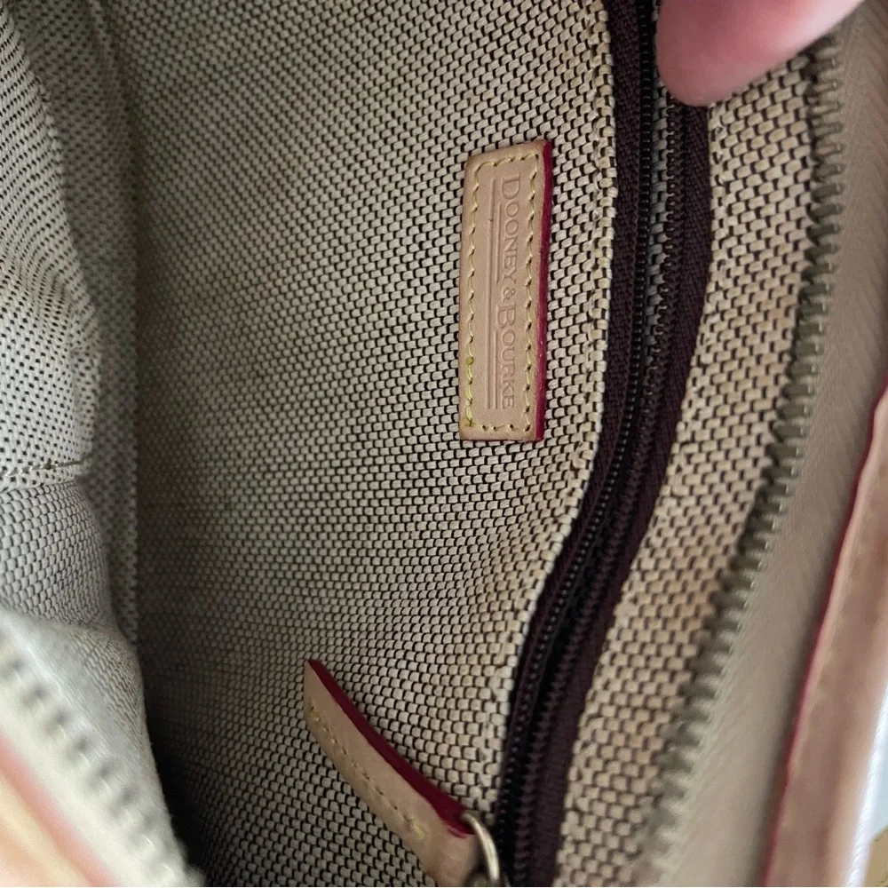 Dooney and Bourke Handbag - Picture 4 of 4